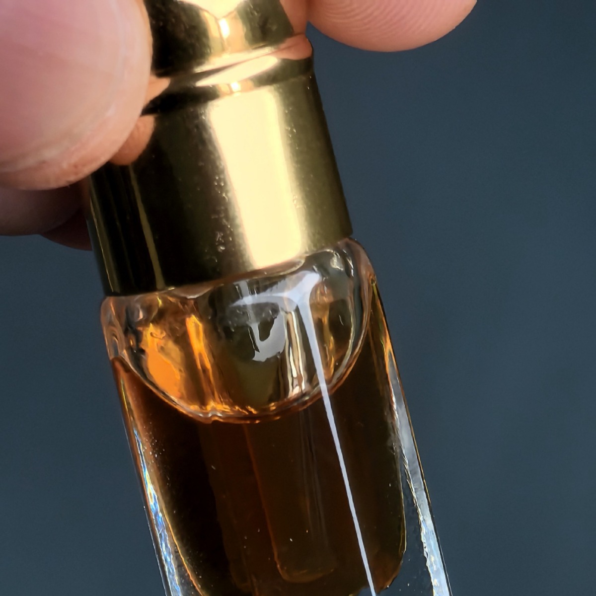 Natural Pure Agarwood Essentia - Sandalwood Perfume Oil 评论和价格